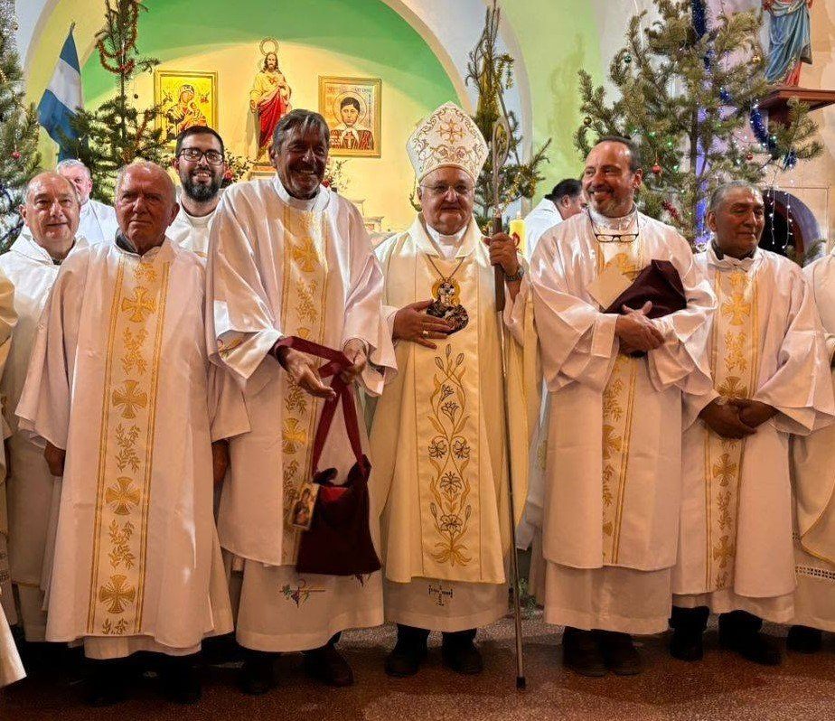 Los diáconos permanentes junto al Obispo Prelado